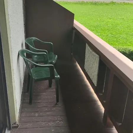 Lovely Double Bedroom With Ensuite & Balcony Проживание в семье *